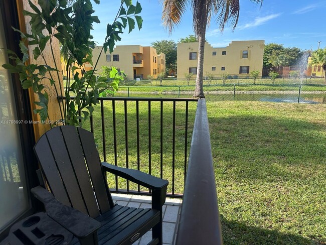 Foto del edificio - 570 NW 114th Ave