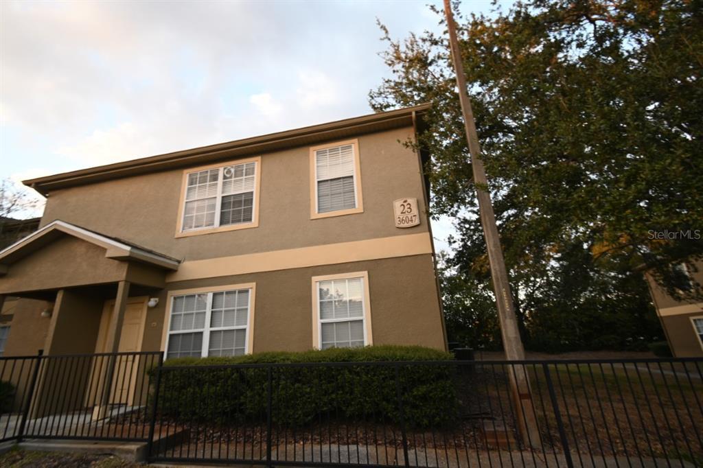 Foto principal - 36047 Deer Creek Dr