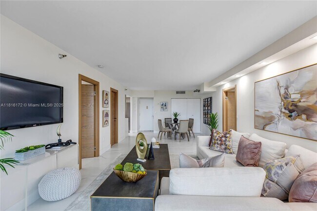 Building Photo - 20505 E Country Club Dr