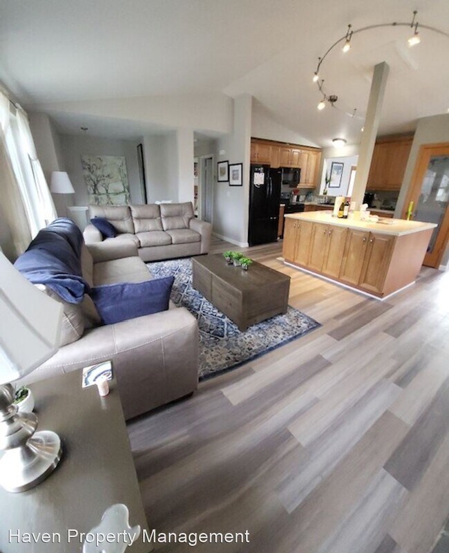 Foto del edificio - 3 br, 2.5 bath House - 1823 NE 17th Pl