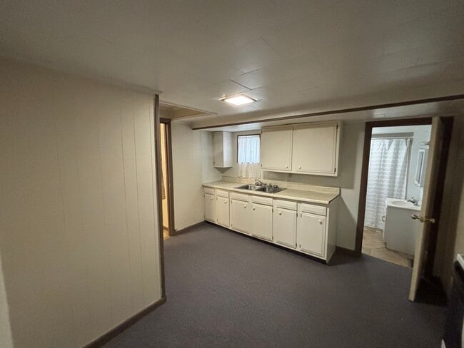 Building Photo - 250 Park Ave