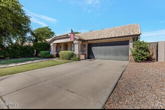Building Photo - 725 S Cheri Lynn Dr