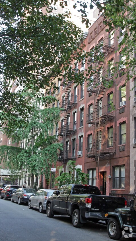 Building Photo - 513 E 81st St