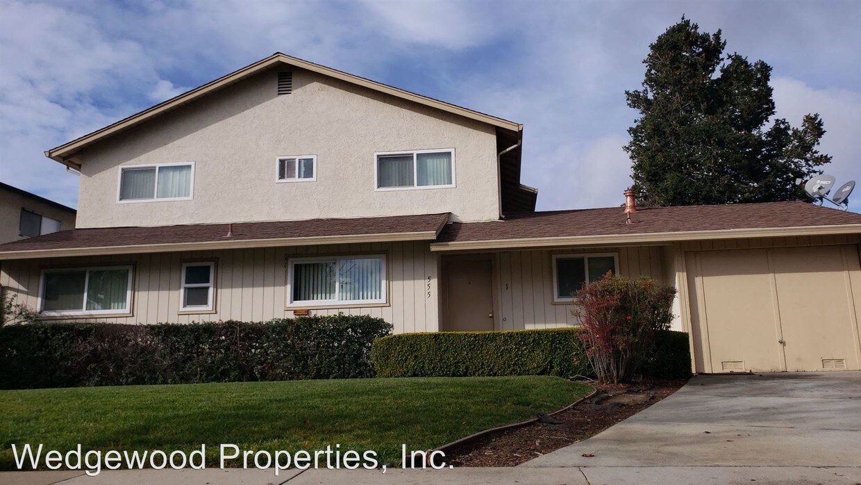Primary Photo - 555 Nido Dr