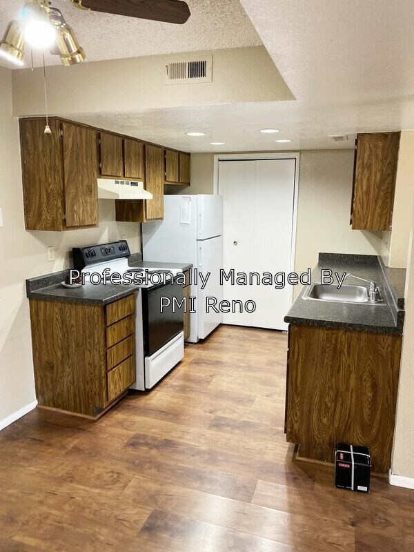 Foto del edificio - 555 E Patriot Blvd
