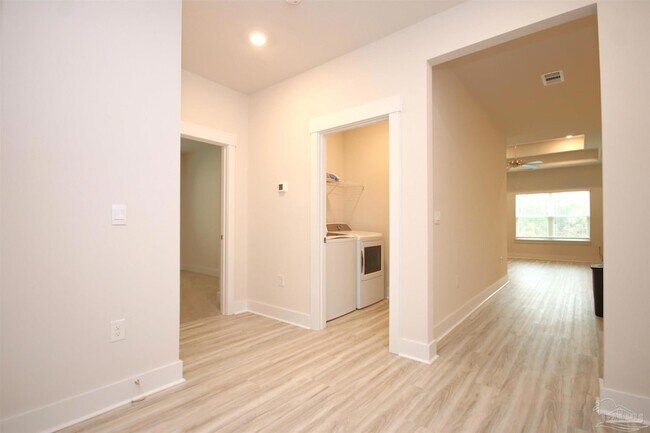Foto del edificio - 5875 Sargassum Ln