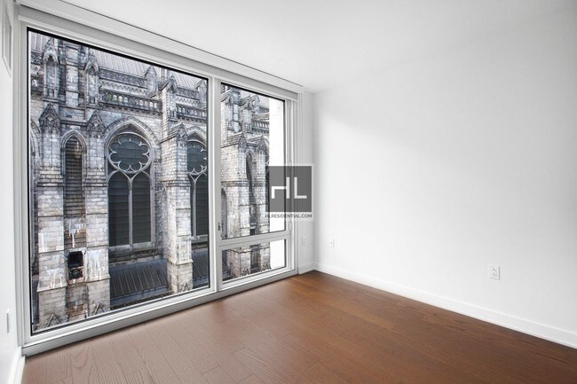 Foto del edificio - 400 W 113th St