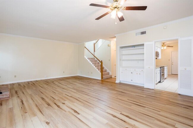 Foto del edificio - 9400 Doliver Dr