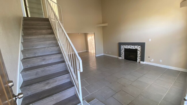 Foto del edificio - STUNNING 2 BEDROOM TOWN HOME IN HENDERSON!