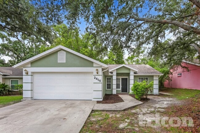 Building Photo - 2415 Woody Trace Ln