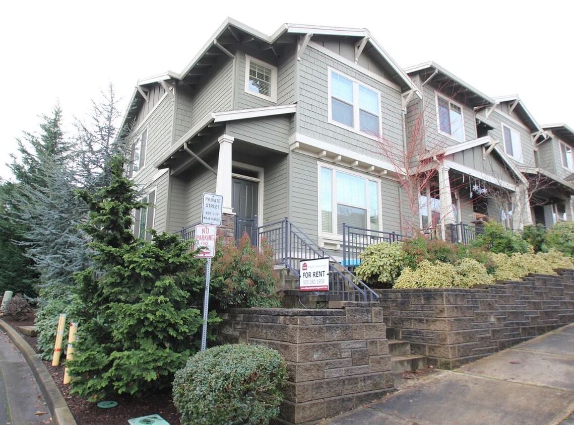 Primary Photo - Progress Ridge end unit Townhome! Can't miss!