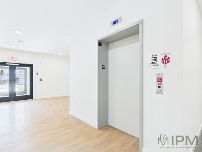 Building Photo - 98 Penn Place