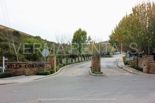 Building Photo - 2620 Villa Cortona Way