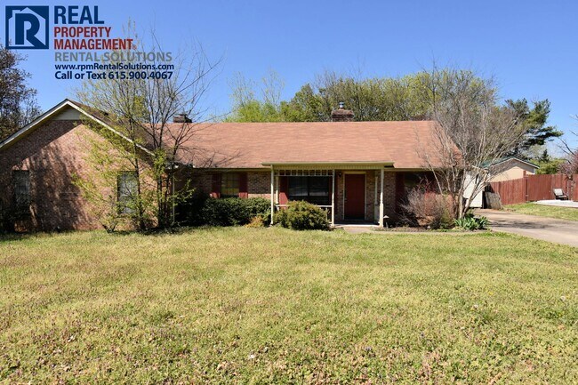 Building Photo - Adorable 2 BR/2BA duplex with laundry hook...