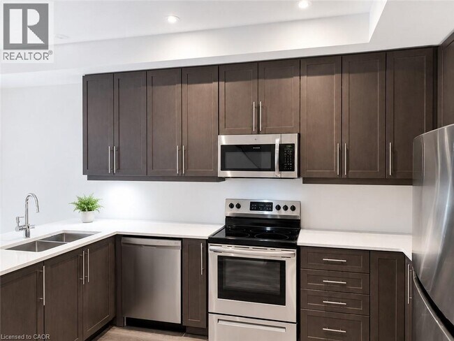 Building Photo - 5000 Connor Dr
