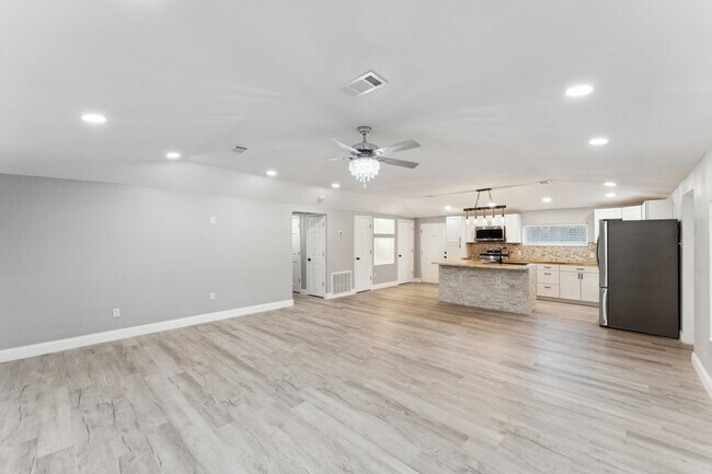 Foto del edificio - E. B. Cooper Property