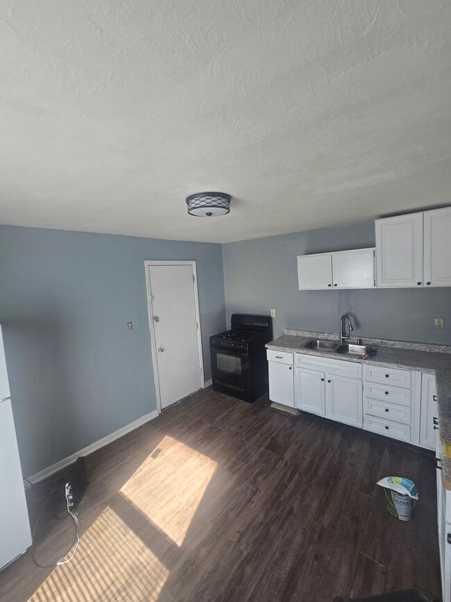 Foto del edificio - 21648 Gailine Ave