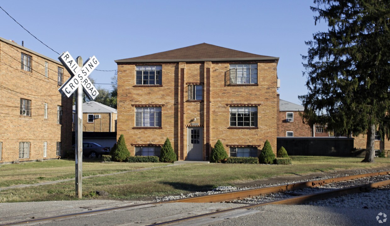 Foto del edificio - 4326 Schenck Ave