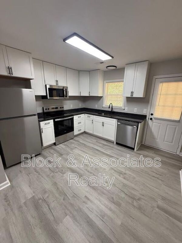 Foto del edificio - 115 Farmer Rd