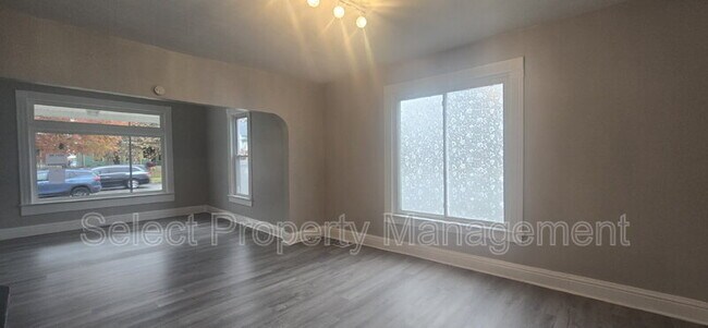 Foto del edificio - 1112 Lake Ave