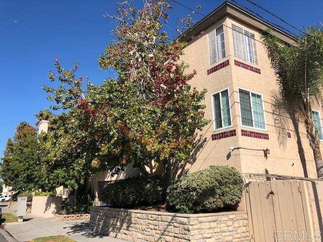 Building Photo - 1202 Donax Ave