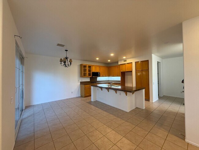 Foto del edificio - 3 bed, 2 1/2 bath home in East Simi Valley