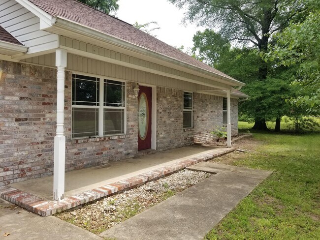 Foto del edificio - 2404 Daniel Dr