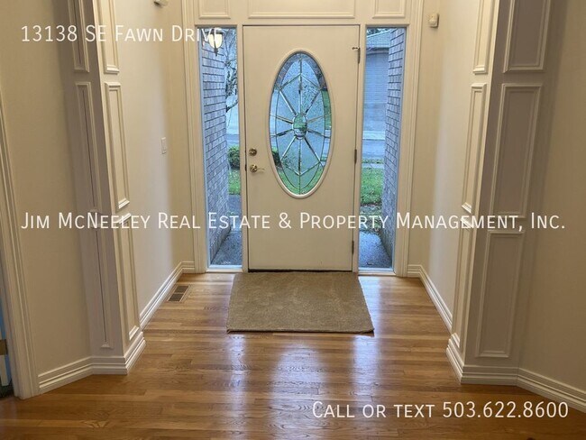Foto del edificio - Desirable LARGE One Level Home In Happy Va...