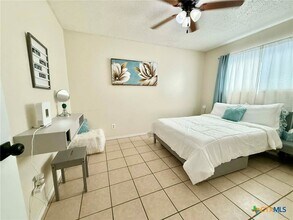 Building Photo - 907 Haynes Dr