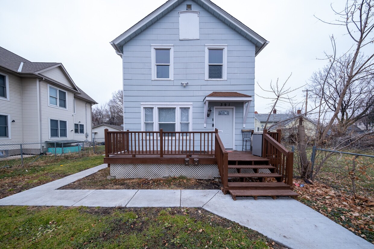 Primary Photo - 391 Sherburne Ave