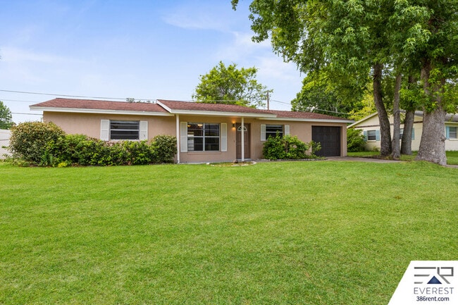 Photo - 1706 Western Rd House