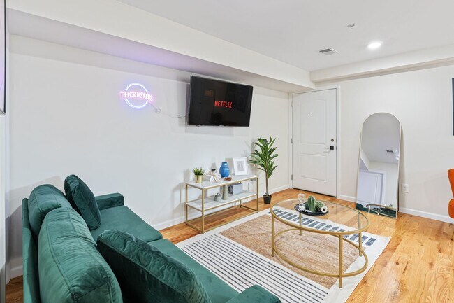 Foto del edificio - 549 S Orange Ave