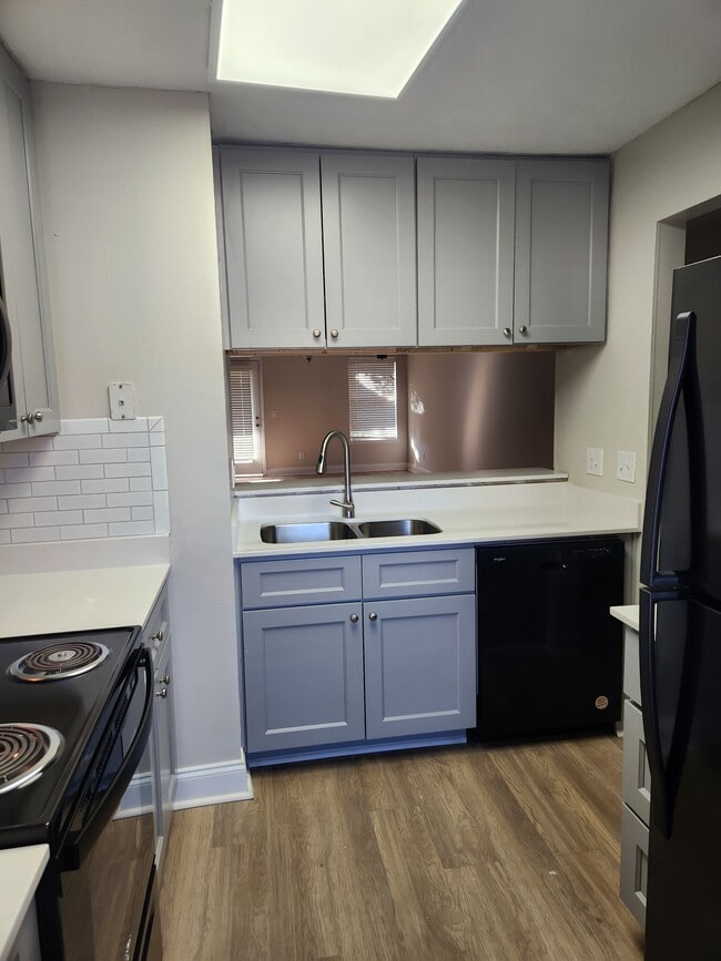 Building Photo - Parkview Apartments
