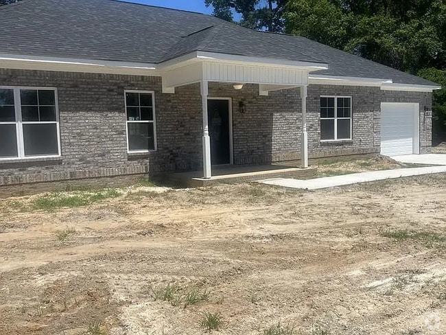 Building Photo - 3413 US-15