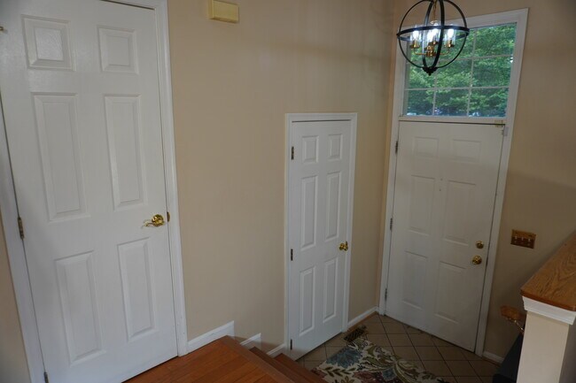 Foto del edificio - 8381 Township Dr