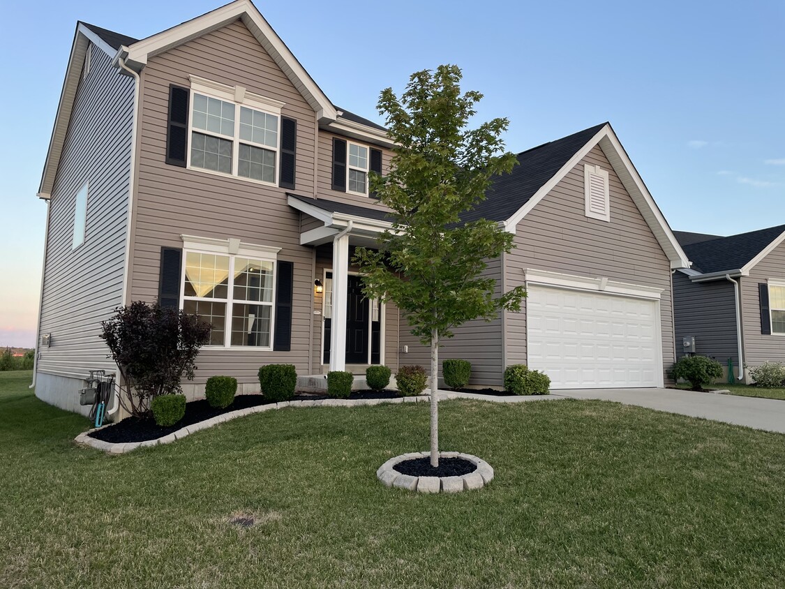 Primary Photo - 212 Brookview Way Ct