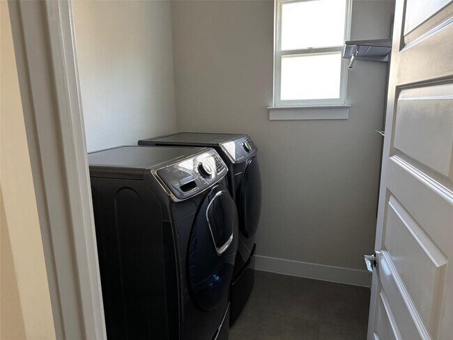 Foto del edificio - 3108 E 51st St