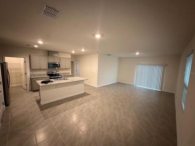 Foto del edificio - 687 Park Pl Blvd