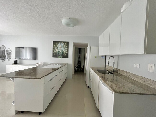 Foto del edificio - 500 Three Islands Boulevard