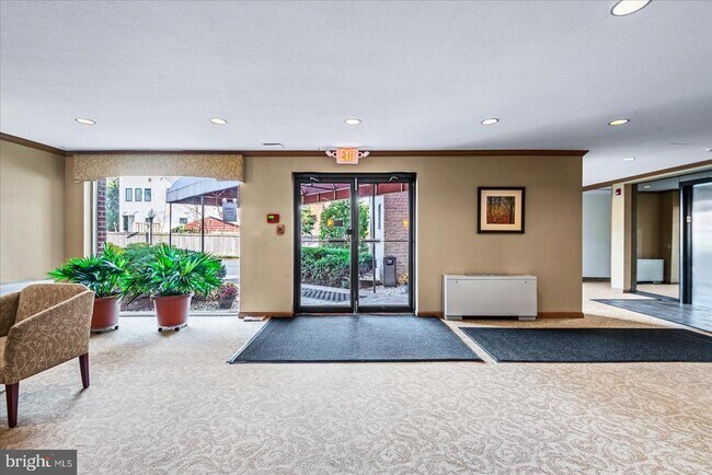 Foto del edificio - 1830 Columbia Pike