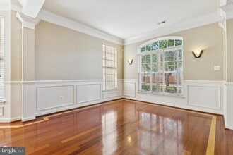 Building Photo - 9300 Warren Falls Ln