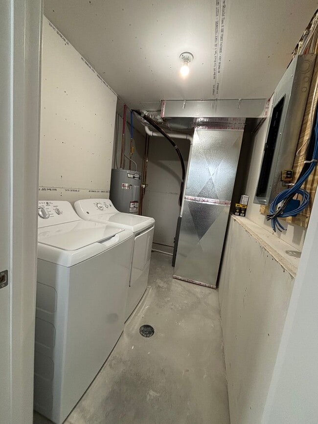 Building Photo - 3 Bed 3 Bath Townhome