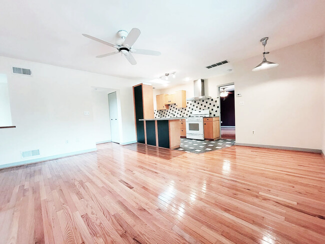 Foto del edificio - 4005 Woodland Ave