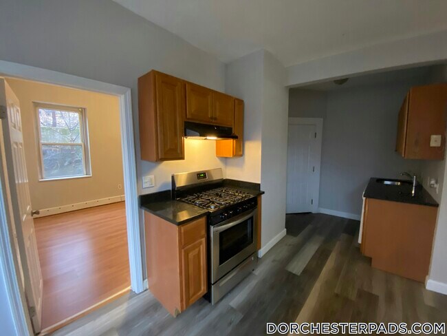 Foto del edificio - 96 Woodledge St