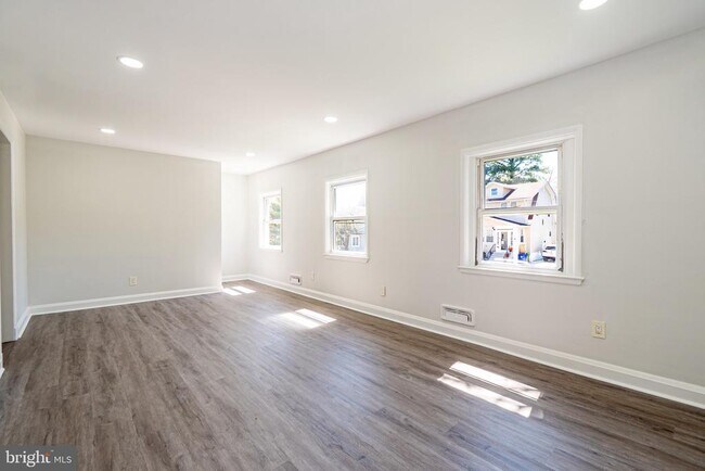 Foto del edificio - 620 Harwood Ave