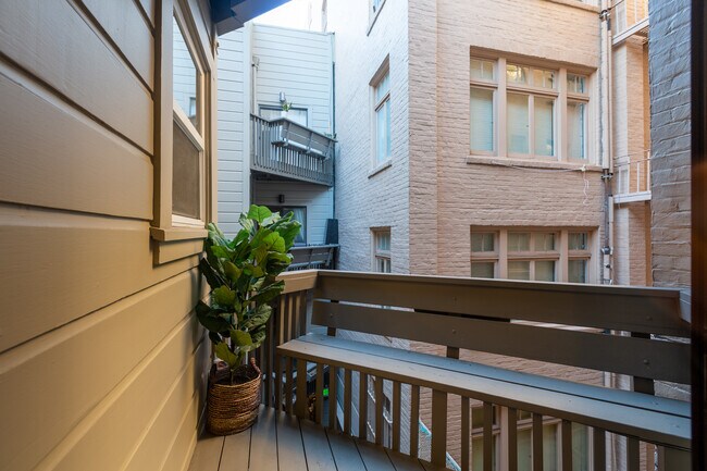 Foto del edificio - 725 Pine St