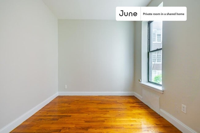 Foto del edificio - Room in Shared 2 bed/1 bath home