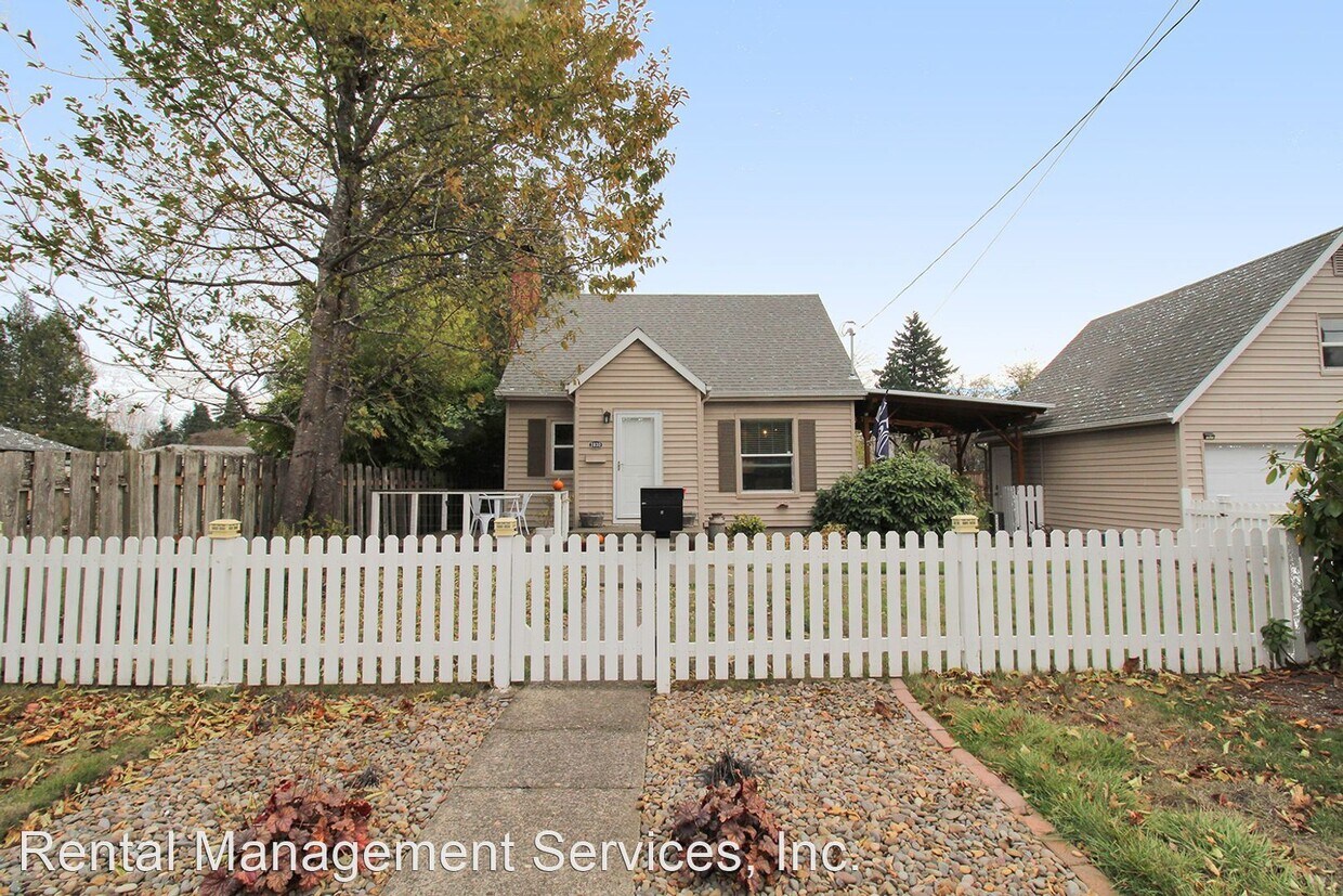 Primary Photo - 3 br, 2 bath House - 2830 NE 108th Ave