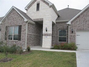 Building Photo - 635 Spinnaker Loop