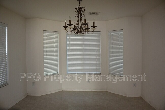 Foto del edificio - 11292 N 161st Dr
